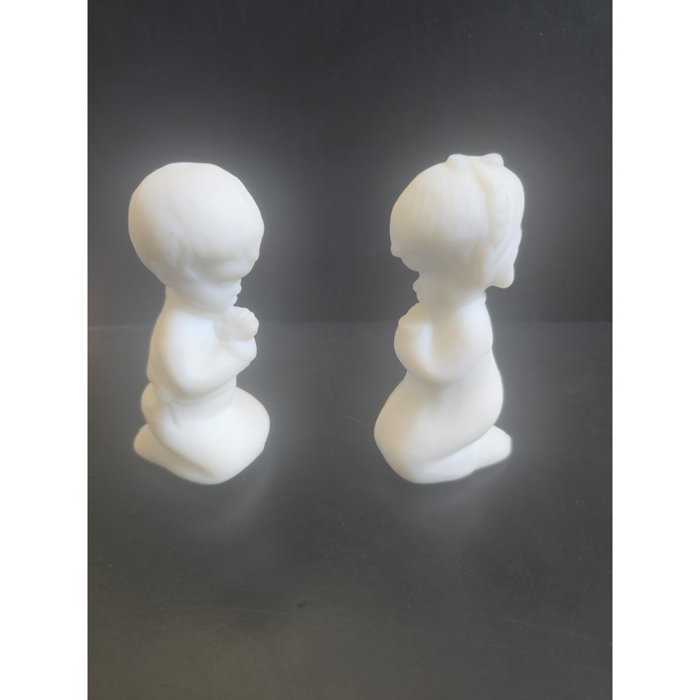 Vtg Fenton Satin Custard Glass Praying Boy Girl Figurines UV Reactive Pink glow